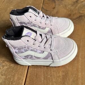 Stylish Kids High-Top Sneakers - Light Purple